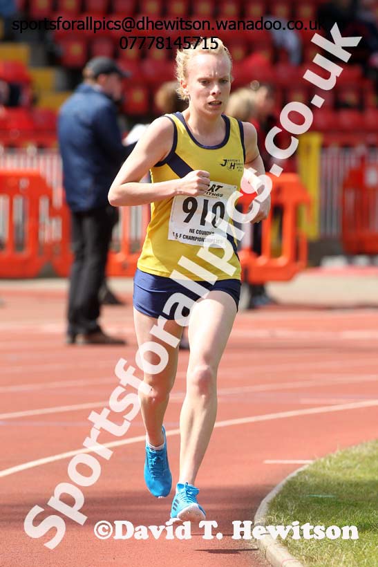 Senior womens 5000 metres, North Eastern Track and Field Champs, Gateshead Stadium. Photo: David T. Hewitson/Sports for All Pics